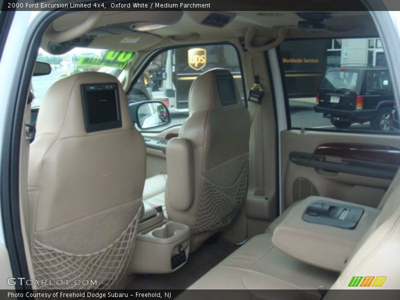 Oxford White / Medium Parchment 2000 Ford Excursion Limited 4x4