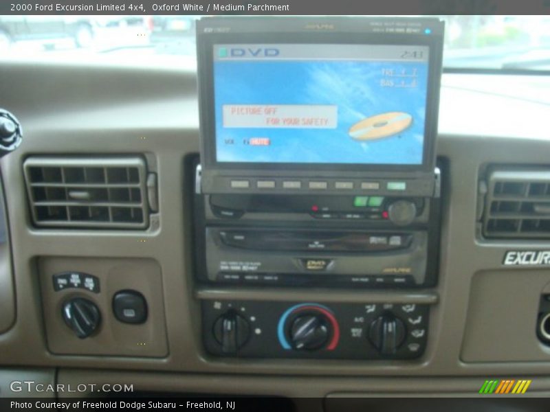 Oxford White / Medium Parchment 2000 Ford Excursion Limited 4x4