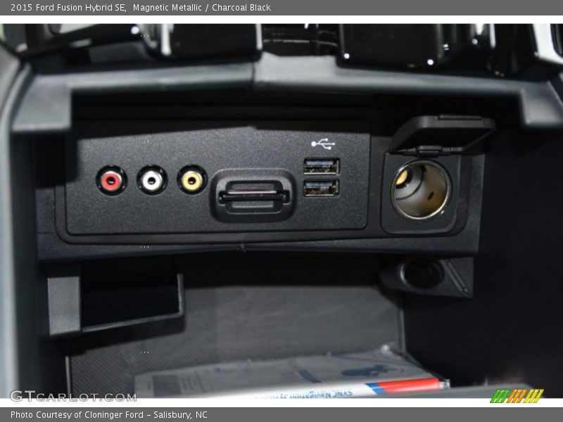 Magnetic Metallic / Charcoal Black 2015 Ford Fusion Hybrid SE