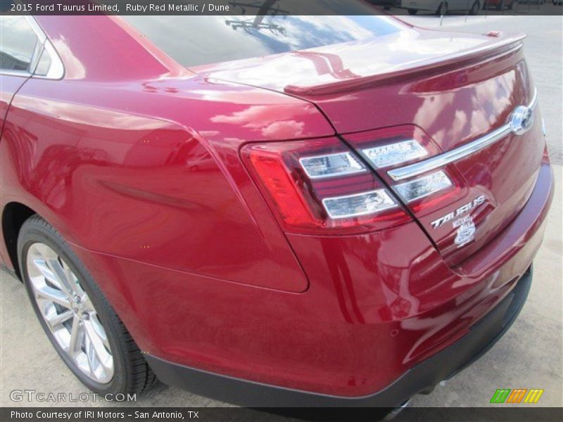 Ruby Red Metallic / Dune 2015 Ford Taurus Limited
