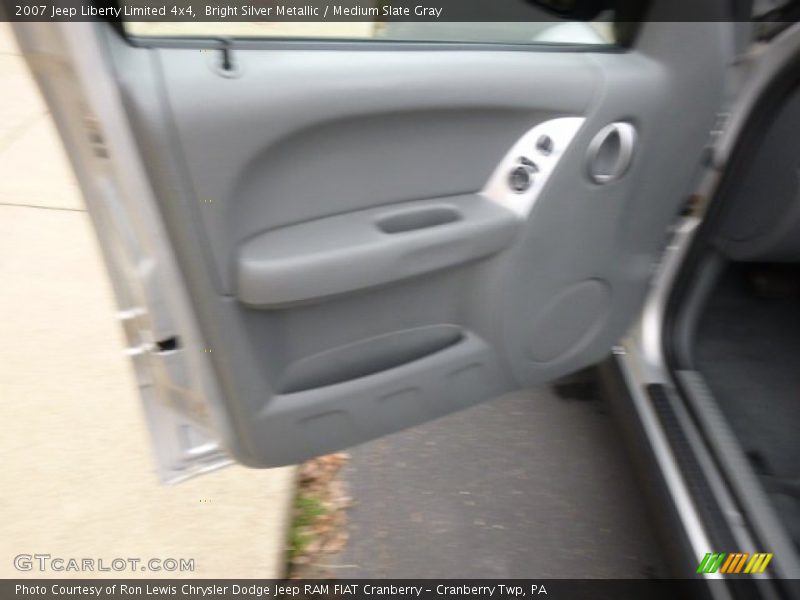 Bright Silver Metallic / Medium Slate Gray 2007 Jeep Liberty Limited 4x4