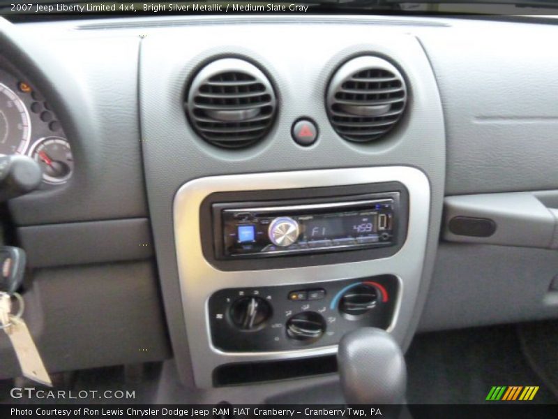Bright Silver Metallic / Medium Slate Gray 2007 Jeep Liberty Limited 4x4