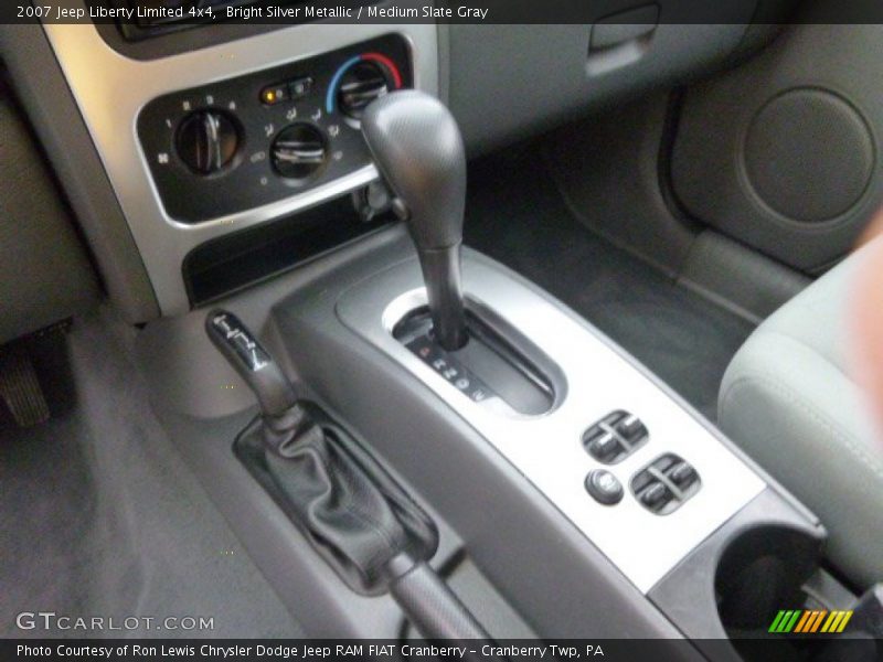 Bright Silver Metallic / Medium Slate Gray 2007 Jeep Liberty Limited 4x4