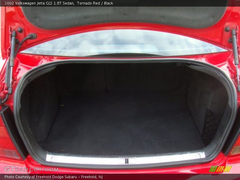 Tornado Red / Black 2002 Volkswagen Jetta GLS 1.8T Sedan