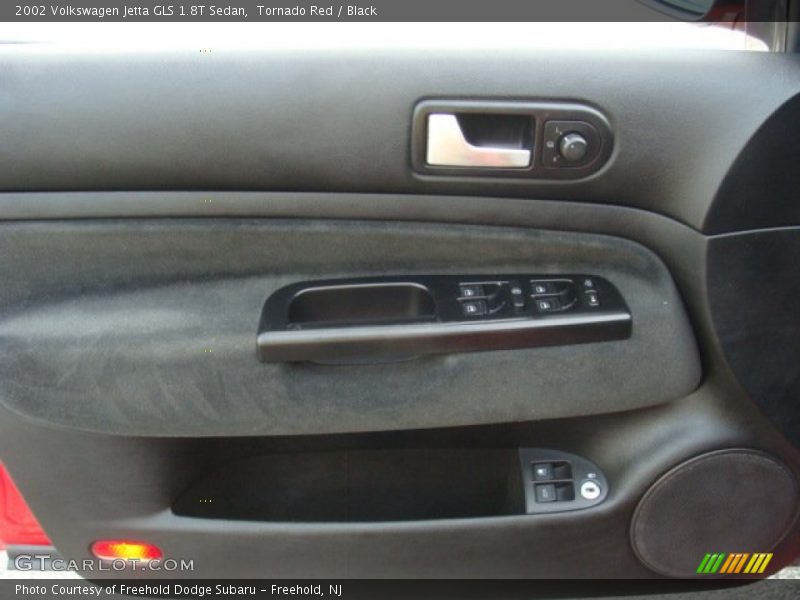 Tornado Red / Black 2002 Volkswagen Jetta GLS 1.8T Sedan