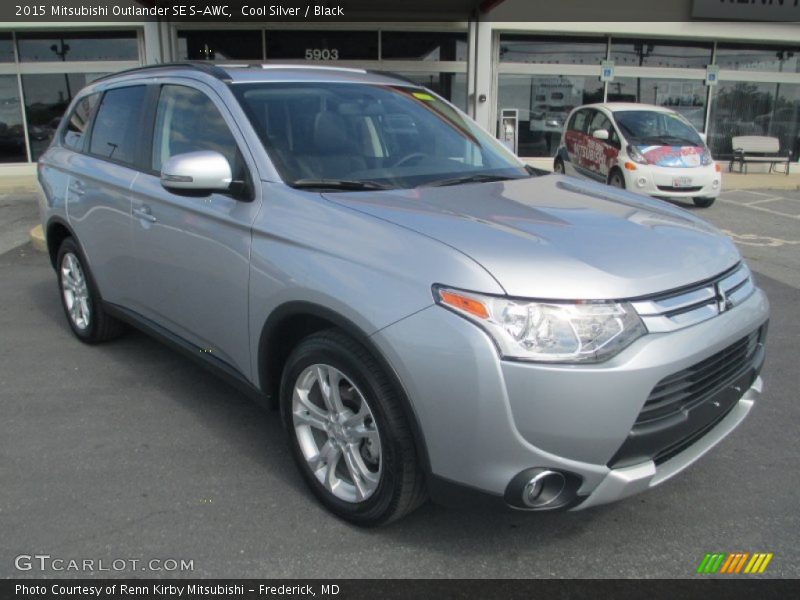 Cool Silver / Black 2015 Mitsubishi Outlander SE S-AWC