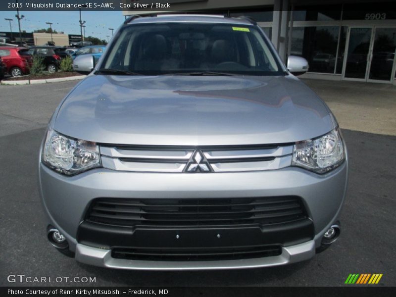 Cool Silver / Black 2015 Mitsubishi Outlander SE S-AWC