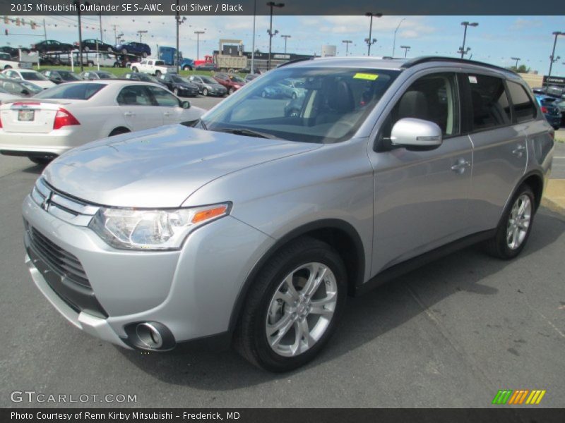 Cool Silver / Black 2015 Mitsubishi Outlander SE S-AWC