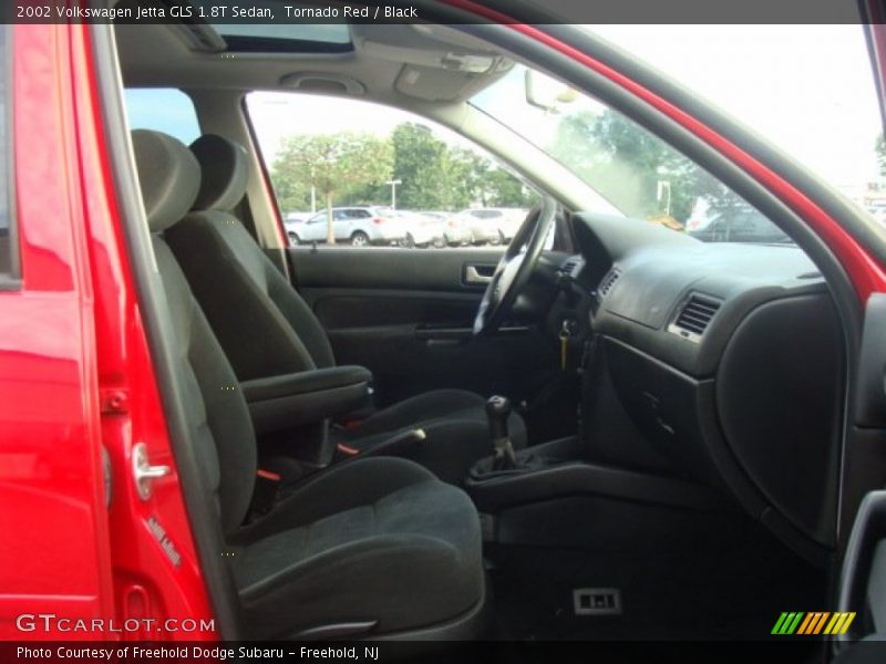 Tornado Red / Black 2002 Volkswagen Jetta GLS 1.8T Sedan