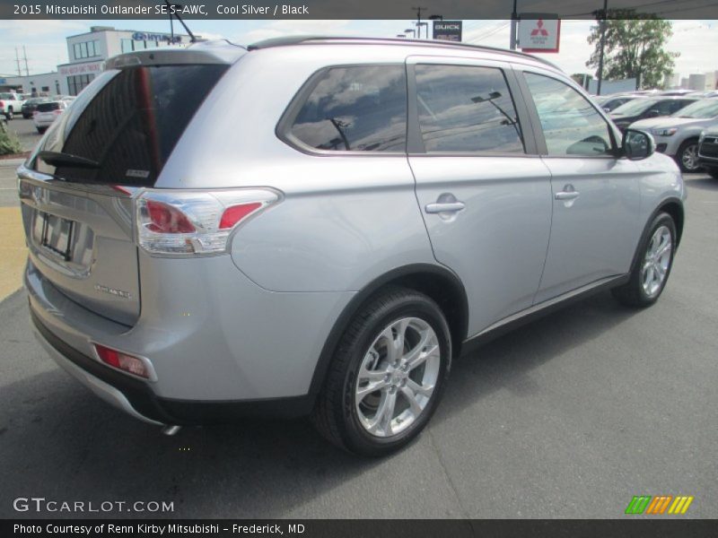 Cool Silver / Black 2015 Mitsubishi Outlander SE S-AWC