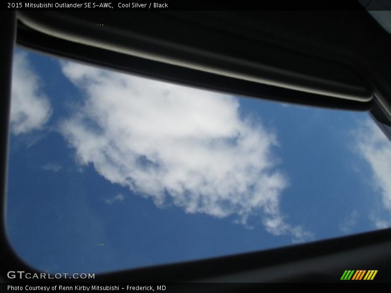 Cool Silver / Black 2015 Mitsubishi Outlander SE S-AWC