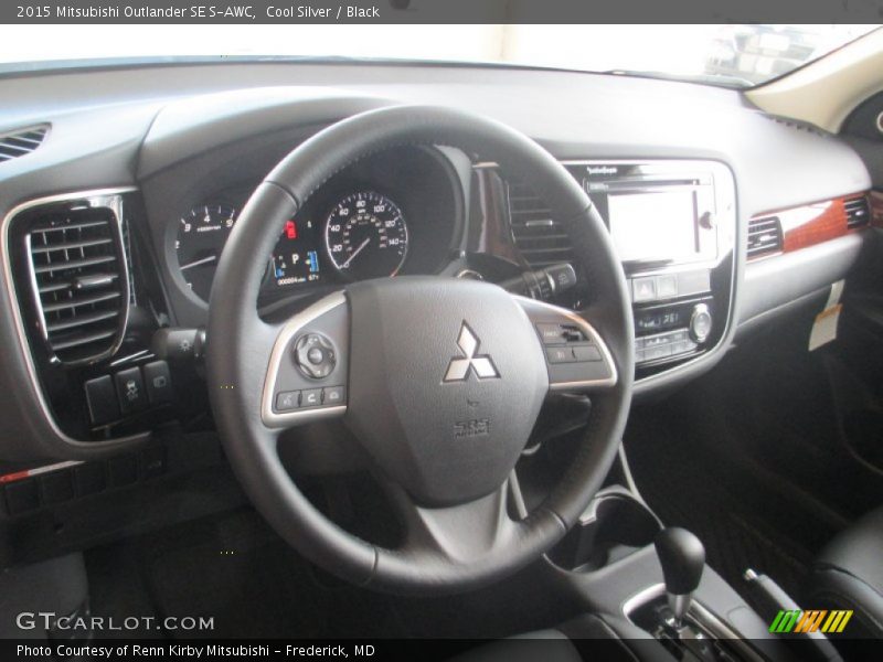 Cool Silver / Black 2015 Mitsubishi Outlander SE S-AWC
