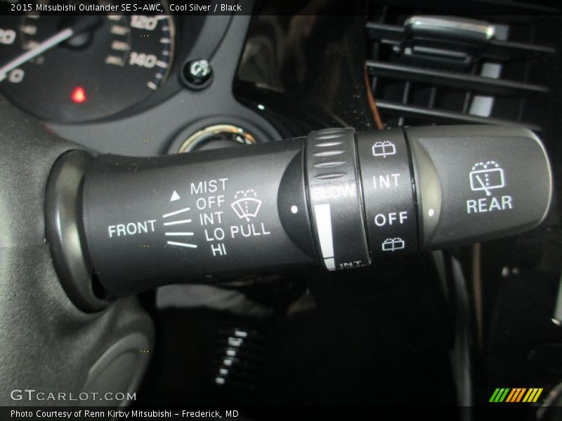 Cool Silver / Black 2015 Mitsubishi Outlander SE S-AWC