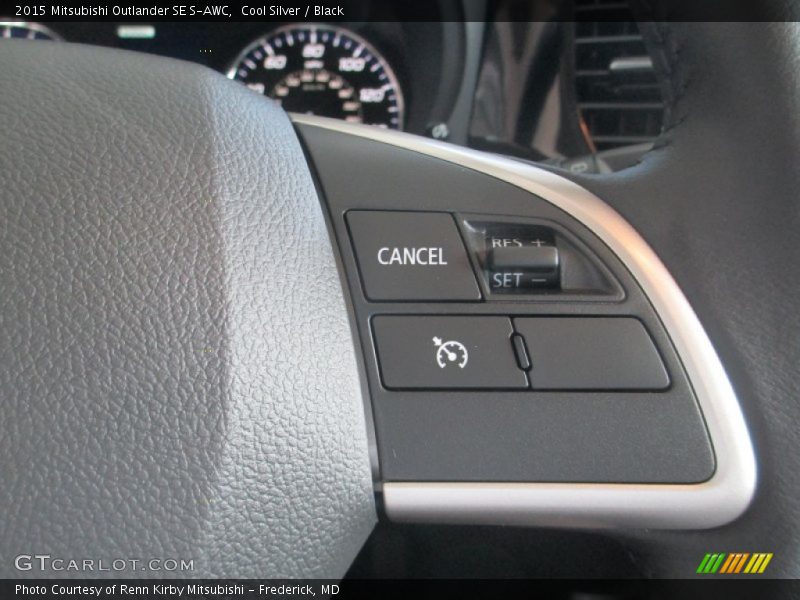 Cool Silver / Black 2015 Mitsubishi Outlander SE S-AWC