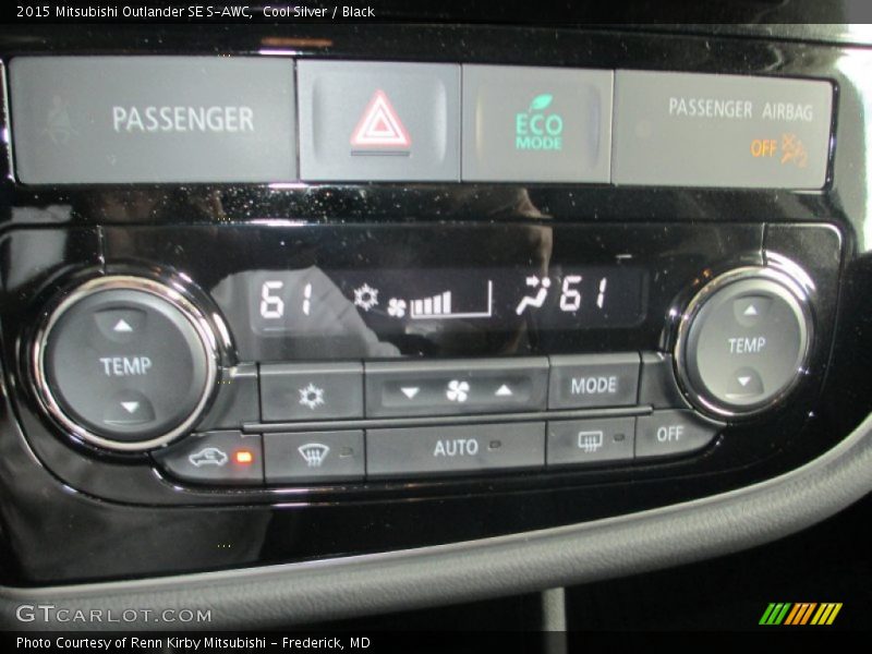 Cool Silver / Black 2015 Mitsubishi Outlander SE S-AWC