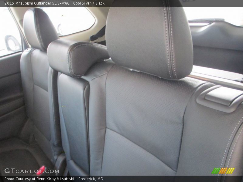 Cool Silver / Black 2015 Mitsubishi Outlander SE S-AWC