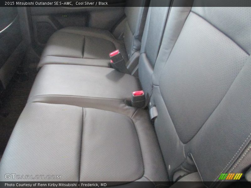 Cool Silver / Black 2015 Mitsubishi Outlander SE S-AWC