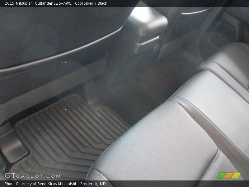 Cool Silver / Black 2015 Mitsubishi Outlander SE S-AWC