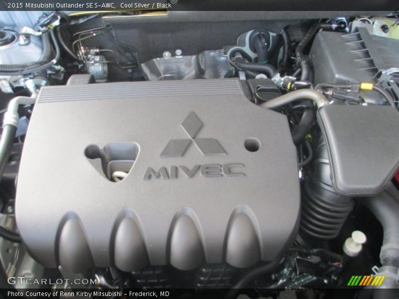 Cool Silver / Black 2015 Mitsubishi Outlander SE S-AWC