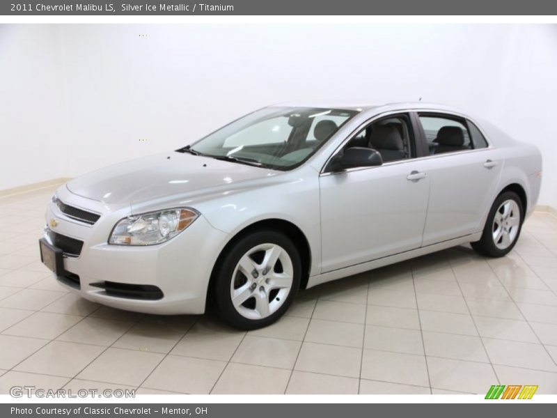 Front 3/4 View of 2011 Malibu LS