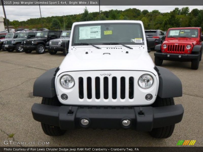 Bright White / Black 2015 Jeep Wrangler Unlimited Sport S 4x4
