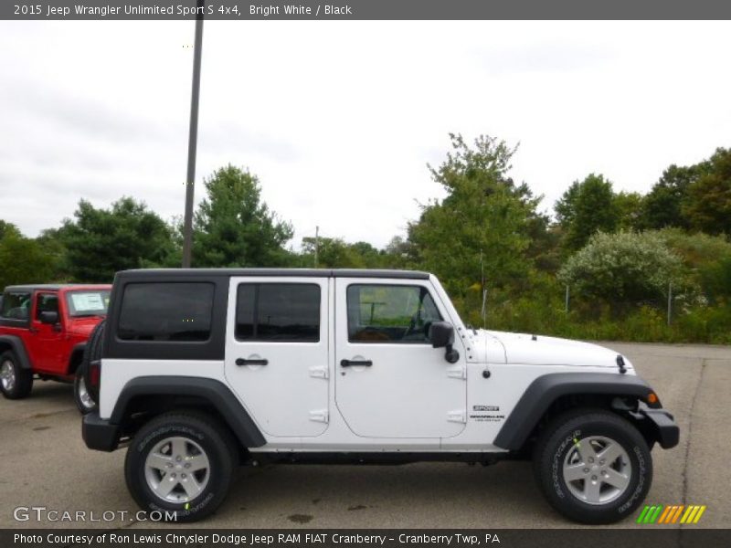 Bright White / Black 2015 Jeep Wrangler Unlimited Sport S 4x4