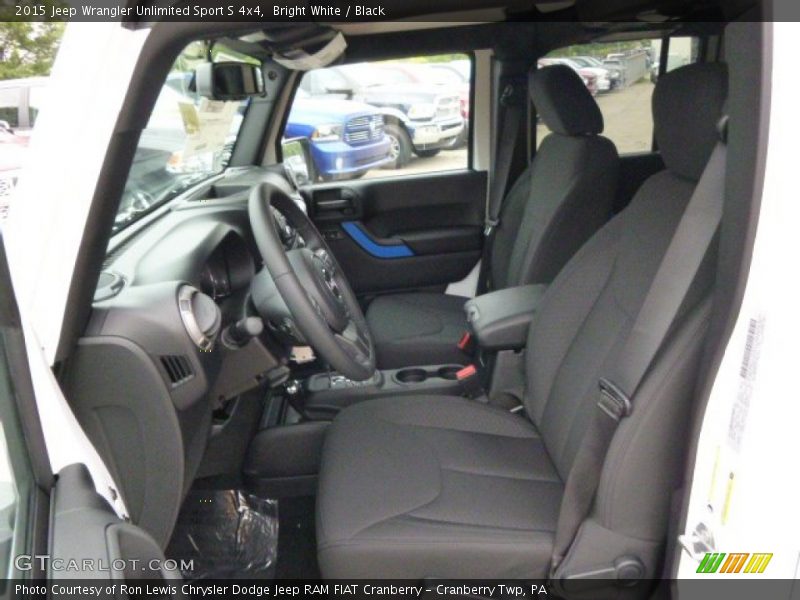 Bright White / Black 2015 Jeep Wrangler Unlimited Sport S 4x4
