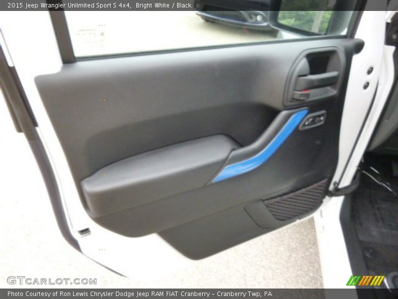 Bright White / Black 2015 Jeep Wrangler Unlimited Sport S 4x4