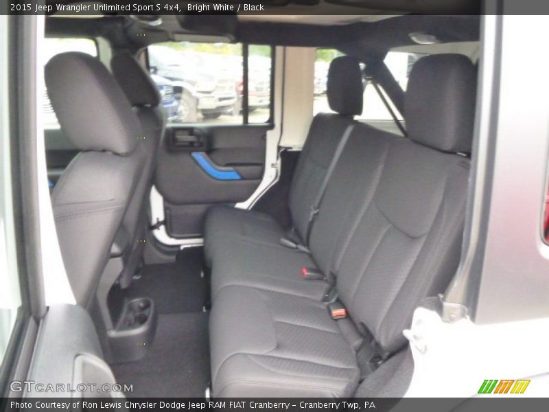 Bright White / Black 2015 Jeep Wrangler Unlimited Sport S 4x4
