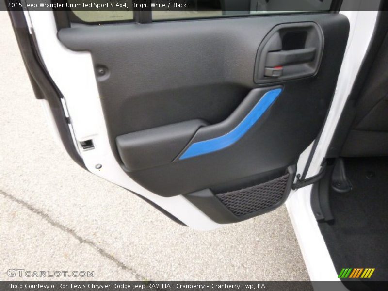 Bright White / Black 2015 Jeep Wrangler Unlimited Sport S 4x4
