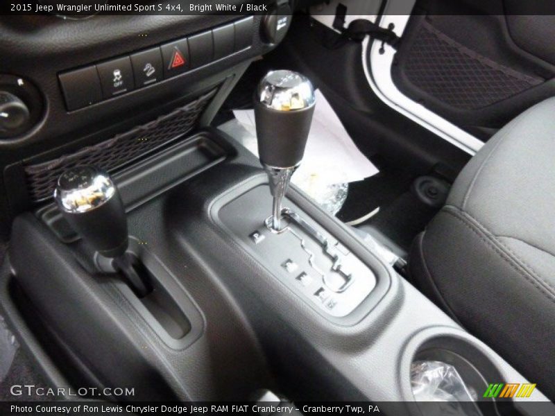 Bright White / Black 2015 Jeep Wrangler Unlimited Sport S 4x4