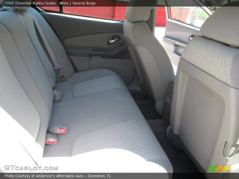 White / Neutral Beige 2005 Chevrolet Malibu Sedan