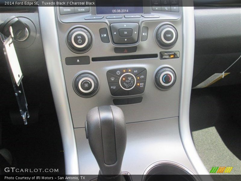 Tuxedo Black / Charcoal Black 2014 Ford Edge SE