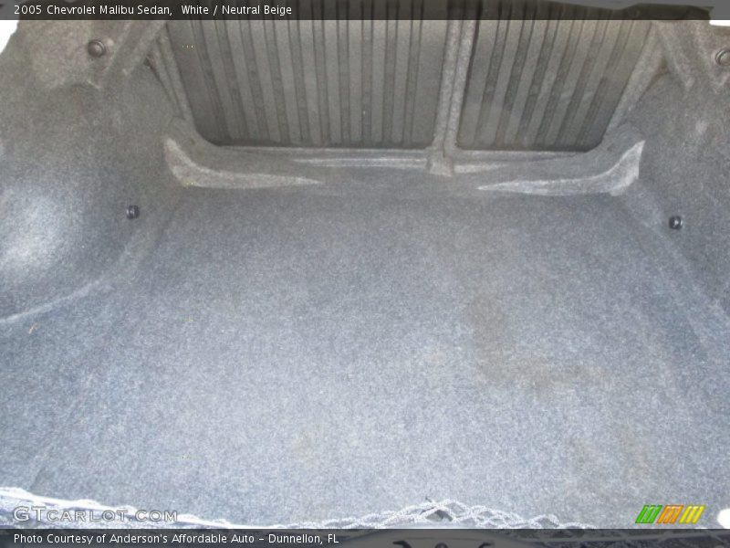 White / Neutral Beige 2005 Chevrolet Malibu Sedan