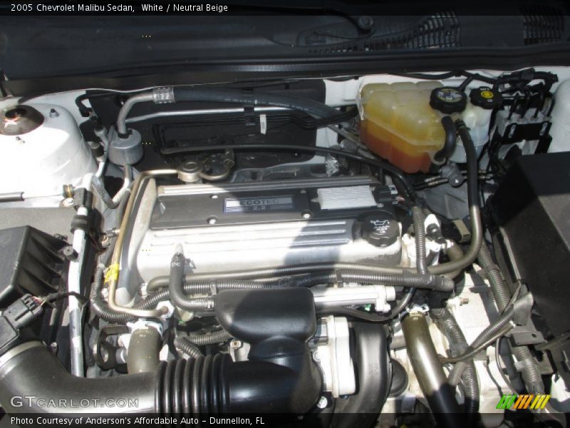 White / Neutral Beige 2005 Chevrolet Malibu Sedan