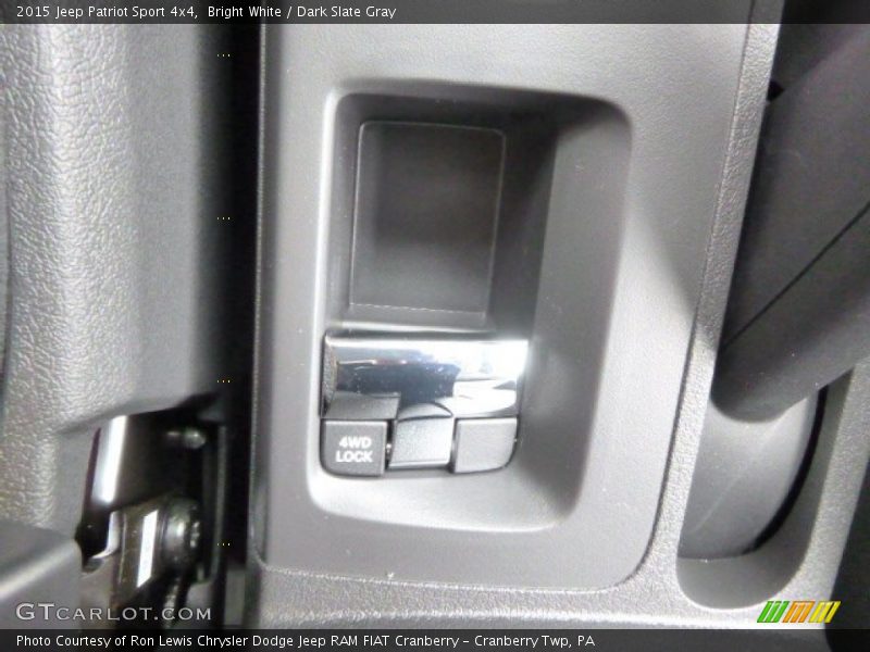 Bright White / Dark Slate Gray 2015 Jeep Patriot Sport 4x4