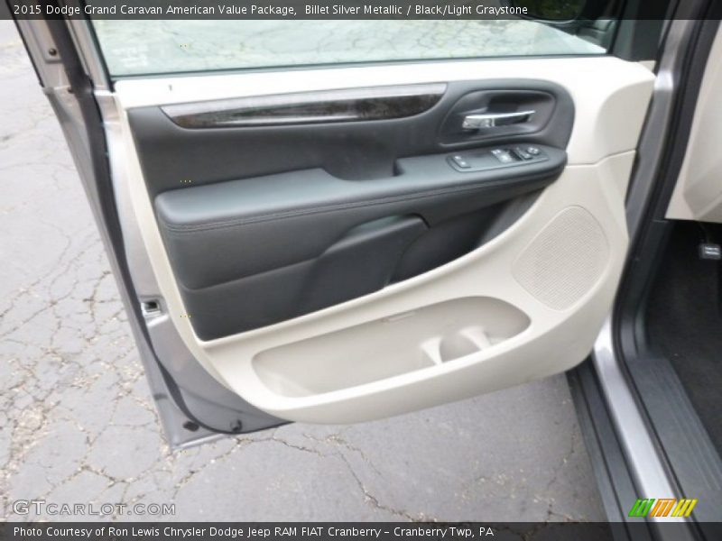 Billet Silver Metallic / Black/Light Graystone 2015 Dodge Grand Caravan American Value Package