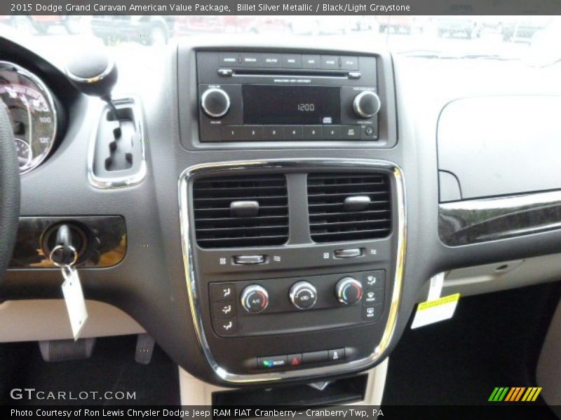 Billet Silver Metallic / Black/Light Graystone 2015 Dodge Grand Caravan American Value Package