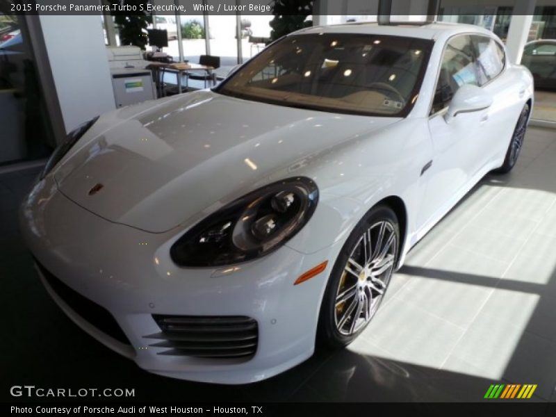 Front 3/4 View of 2015 Panamera Turbo S Executive