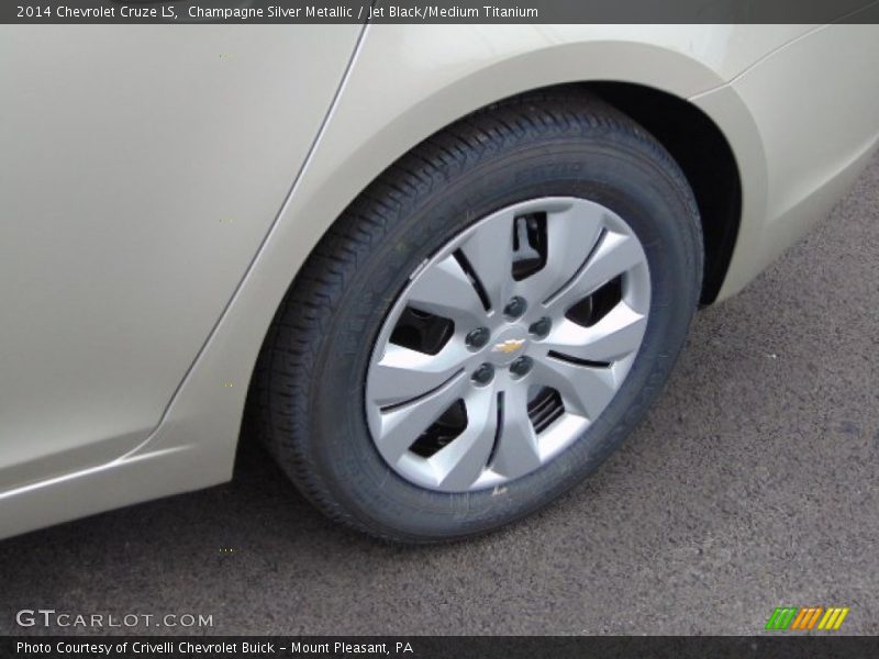 Champagne Silver Metallic / Jet Black/Medium Titanium 2014 Chevrolet Cruze LS