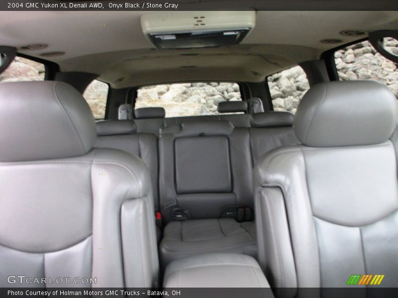 Onyx Black / Stone Gray 2004 GMC Yukon XL Denali AWD