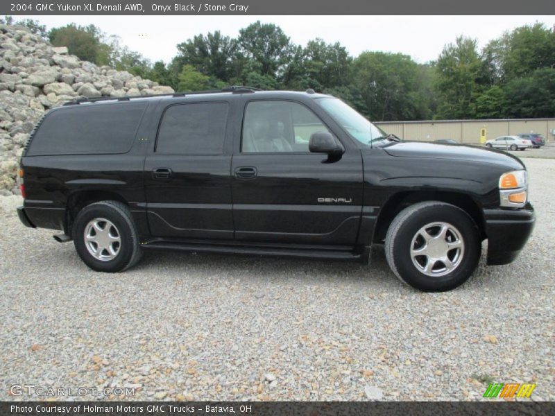 Onyx Black / Stone Gray 2004 GMC Yukon XL Denali AWD