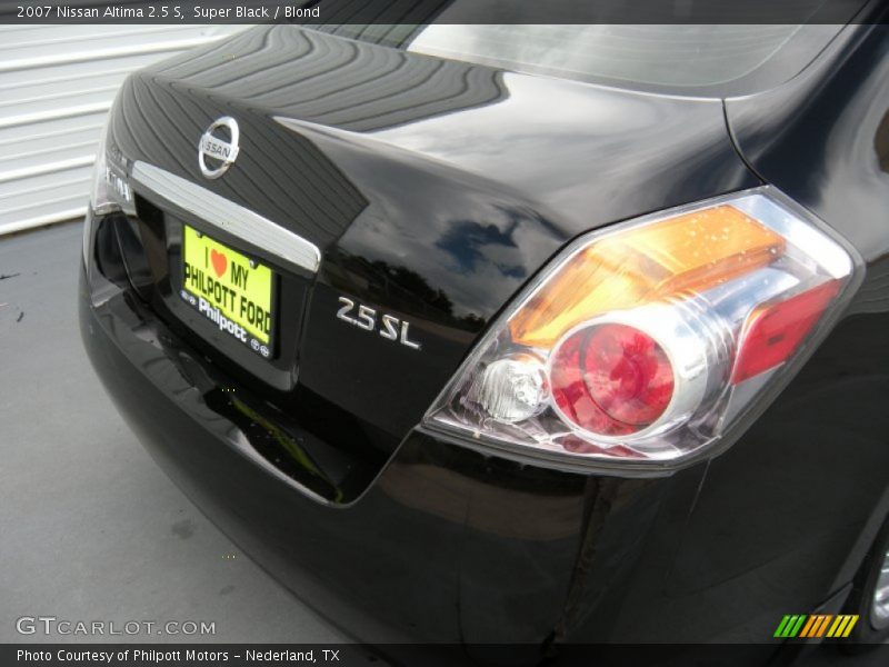 Super Black / Blond 2007 Nissan Altima 2.5 S