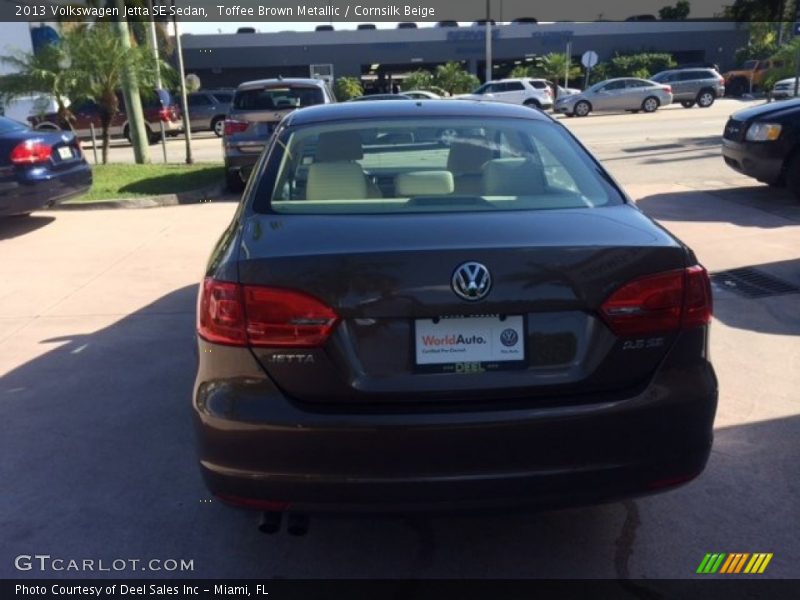 Toffee Brown Metallic / Cornsilk Beige 2013 Volkswagen Jetta SE Sedan