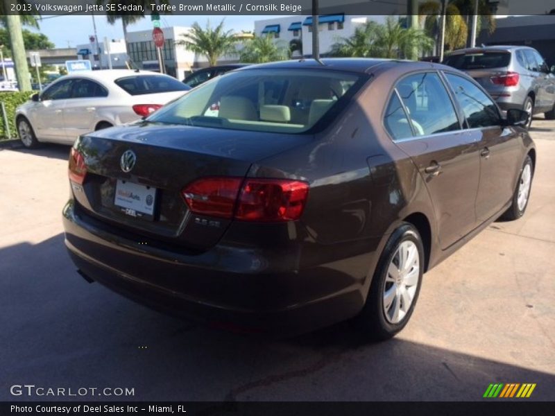 Toffee Brown Metallic / Cornsilk Beige 2013 Volkswagen Jetta SE Sedan