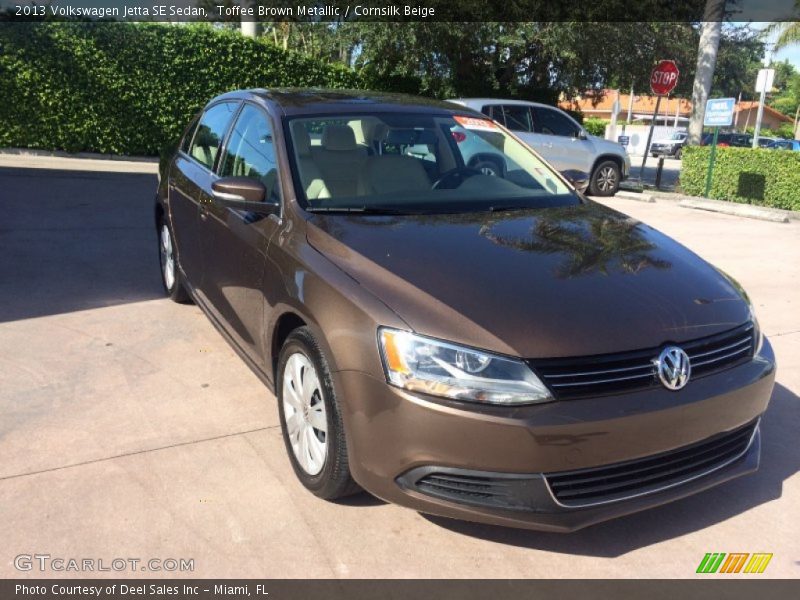 Toffee Brown Metallic / Cornsilk Beige 2013 Volkswagen Jetta SE Sedan