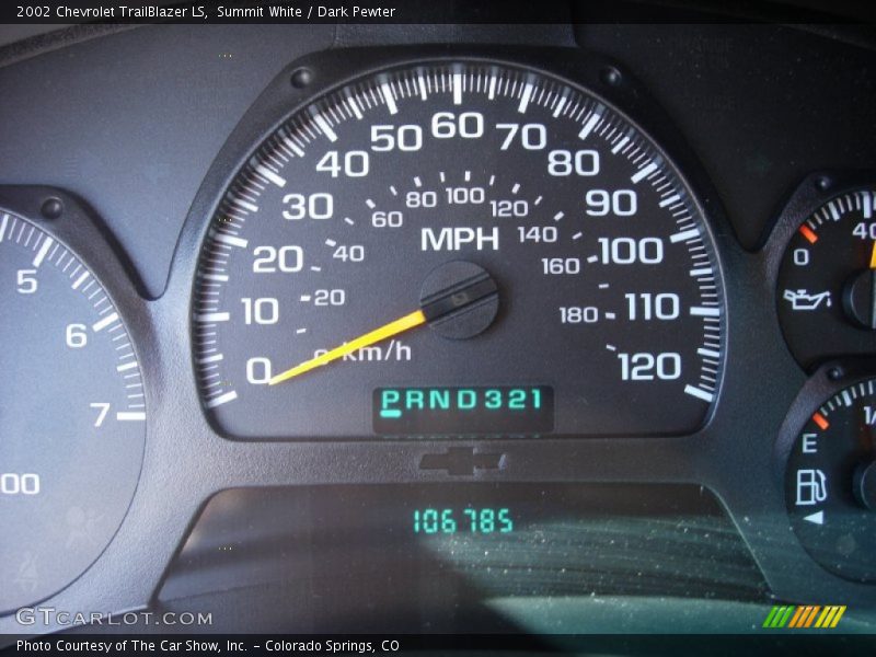 Summit White / Dark Pewter 2002 Chevrolet TrailBlazer LS