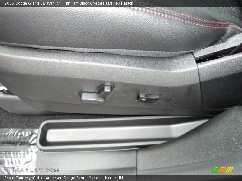 Brilliant Black Crystal Pearl / R/T Black 2015 Dodge Grand Caravan R/T