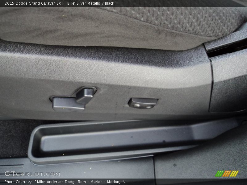 Billet Silver Metallic / Black 2015 Dodge Grand Caravan SXT