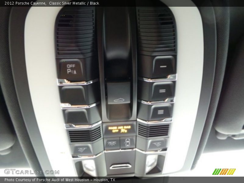Classic Silver Metallic / Black 2012 Porsche Cayenne